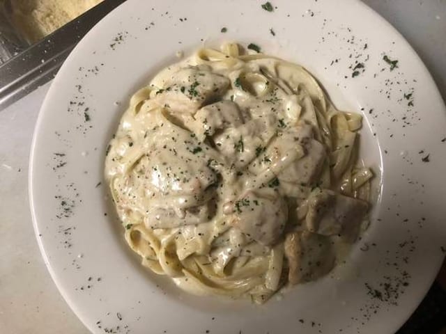 Chicken Alfredo.